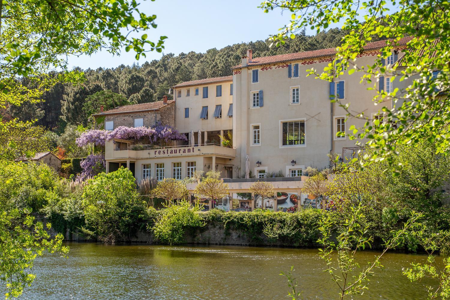 Ecole Olargues - Chambres & Restaurant - Teritoria Exterior photo